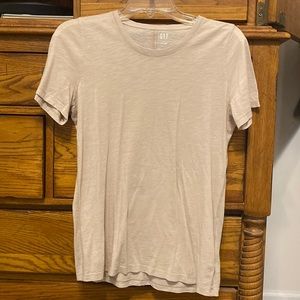 Gap tee
